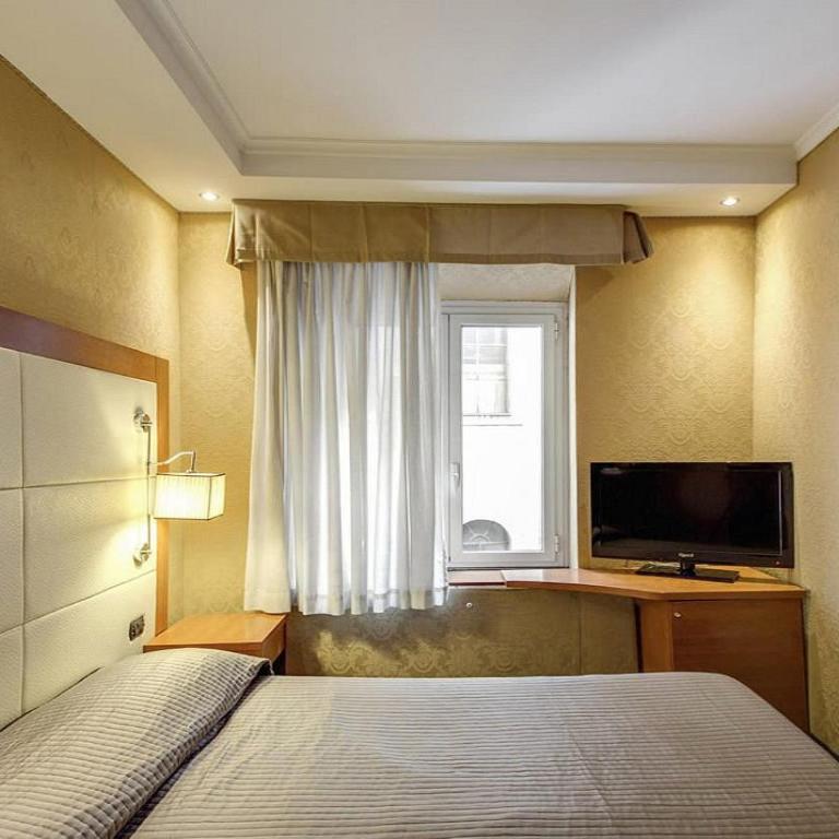 939 Hotel - Camera Tripla Standard - 10