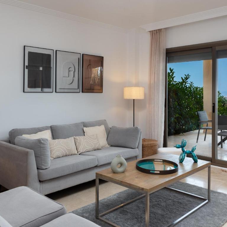 2-Bedroom Sea View Apartment in Benahavis - Apartamento de 2 dormitorios - 3