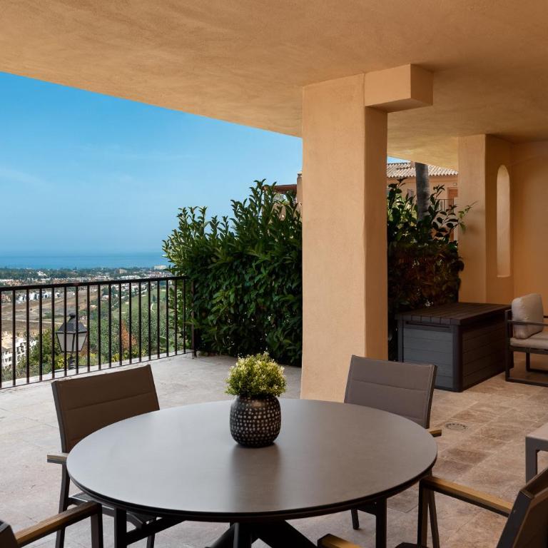 2-Bedroom Sea View Apartment in Benahavis - Apartamento de 2 dormitorios - 11