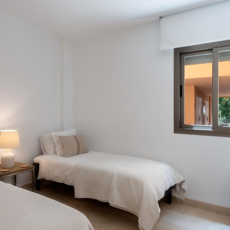 2-Bedroom Sea View Apartment in Benahavis - Apartamento de 2 dormitorios - 19