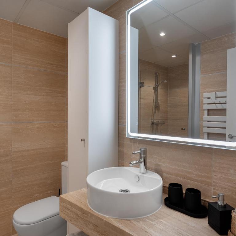 2-Bedroom Sea View Apartment in Benahavis - Apartamento de 2 dormitorios - 22