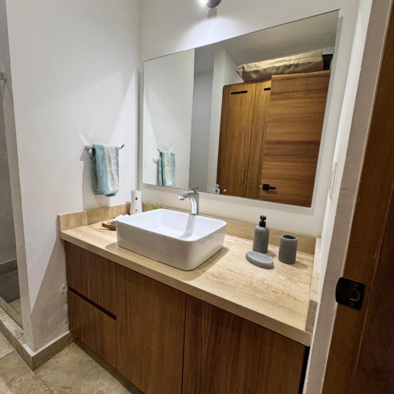 Bright Ocean View Studio with Rooftop Pool Access - Two-Bedroom Apartment - 12