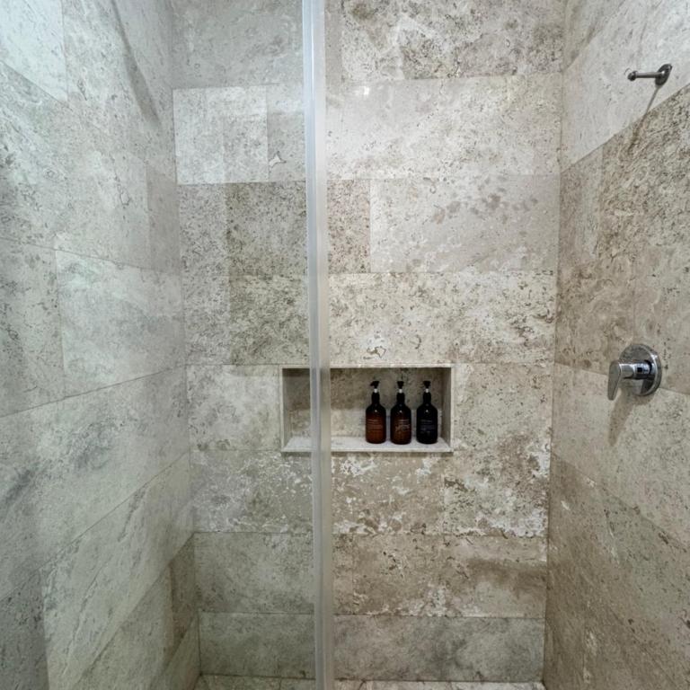 Bright Ocean View Studio with Rooftop Pool Access - Two-Bedroom Apartment - 11