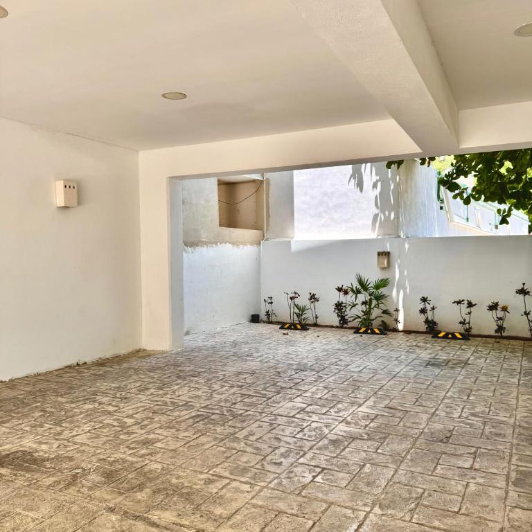 Bright Ocean View Studio with Rooftop Pool Access - Two-Bedroom Apartment - 24