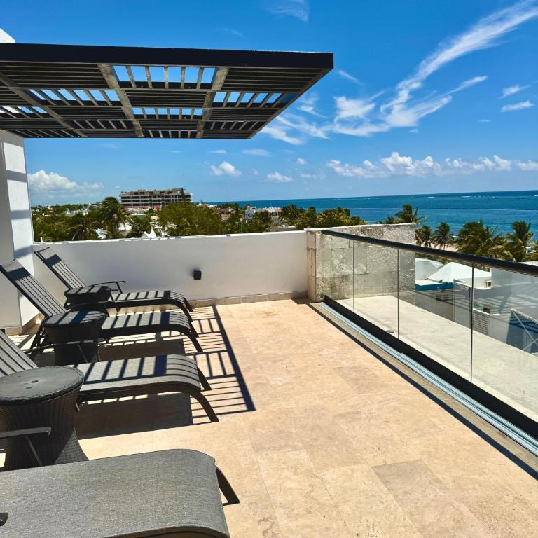 Bright Ocean View Studio with Rooftop Pool Access - Two-Bedroom Apartment - 18