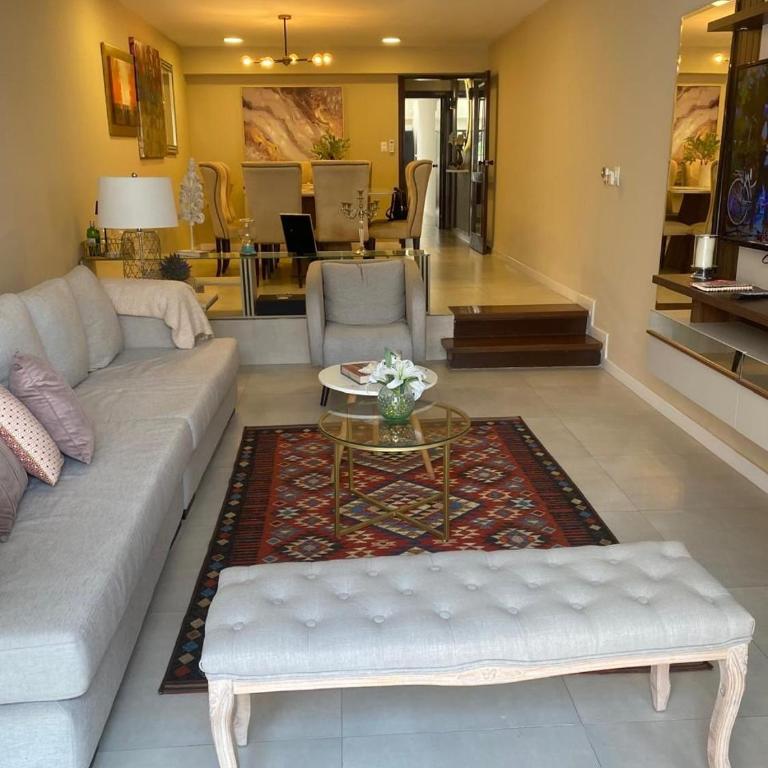 Casa con piscina privada en Asunción, Paraguay - Three-Bedroom House - 16