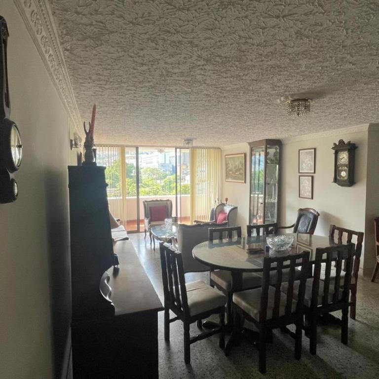 Apartamento Los Conquistadores Av Roosevelt ESTADIO, UNIDAD DEPORTIVA, IMBANACO, TEQUENDAMA, SAN FERNANDO - Apartamento de 3 dormitorios - 2