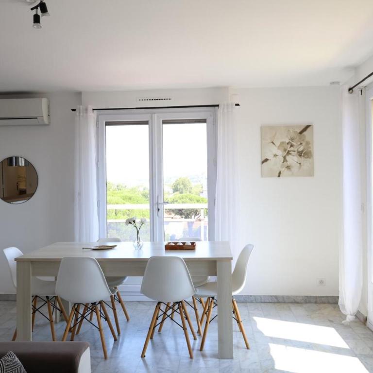 Comfortable stay near the beach and the center - Apartment - 5