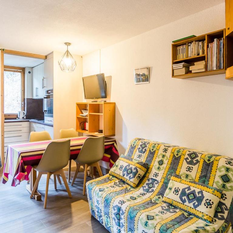 Studio rénové 3 étoiles, 4/5 pers, proche pistes, balcon, parking - FR-1-329-19 - Monolocale - 2