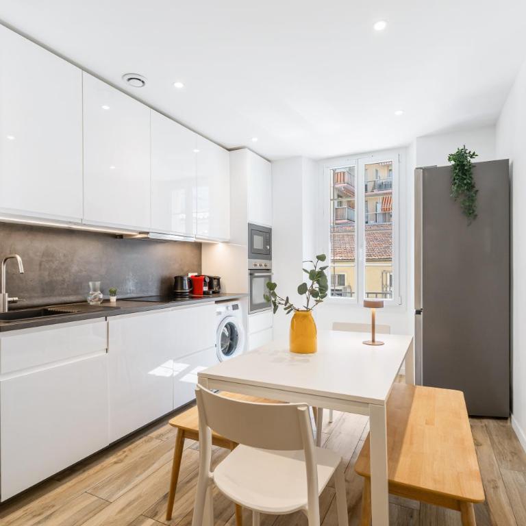 Nice Renting - REPUBLIQUE - Garibaldi Chic 3 Bedrooms 3 Bathrooms Balcony AirCon - Appartement 3 Chambres - 5