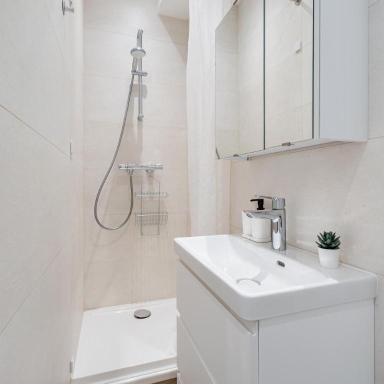Nice Renting - REPUBLIQUE - Garibaldi Chic 3 Bedrooms 3 Bathrooms Balcony AirCon - Appartement 3 Chambres - 17