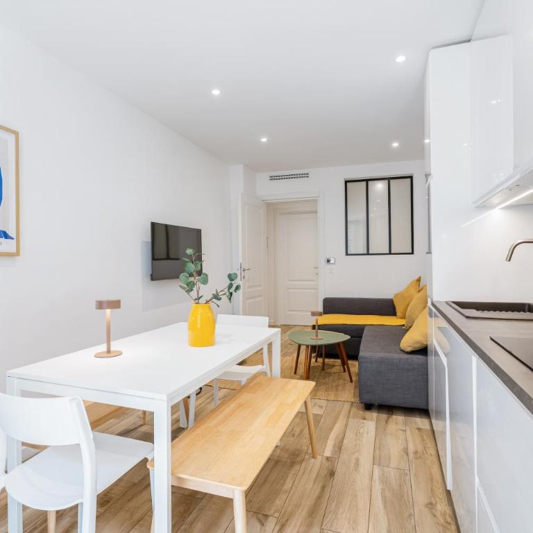 Nice Renting - REPUBLIQUE - Garibaldi Chic 3 Bedrooms 3 Bathrooms Balcony AirCon - Appartement 3 Chambres - 4