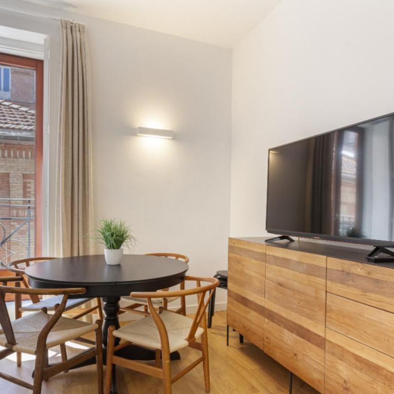 Bellas Artes en Madrid - Three-Bedroom Apartment - 2