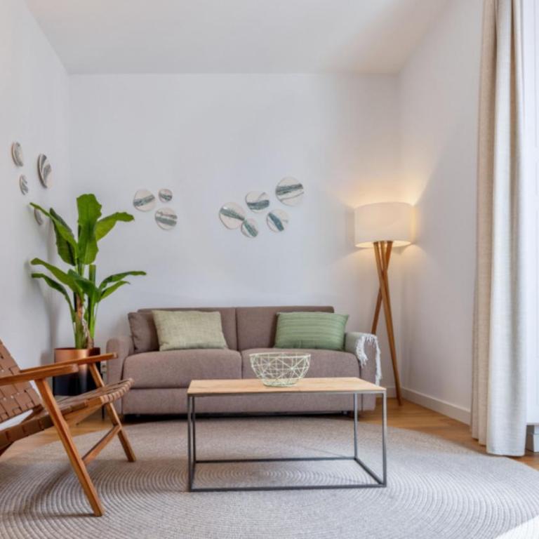 Bellas Artes en Madrid - Three-Bedroom Apartment - 3