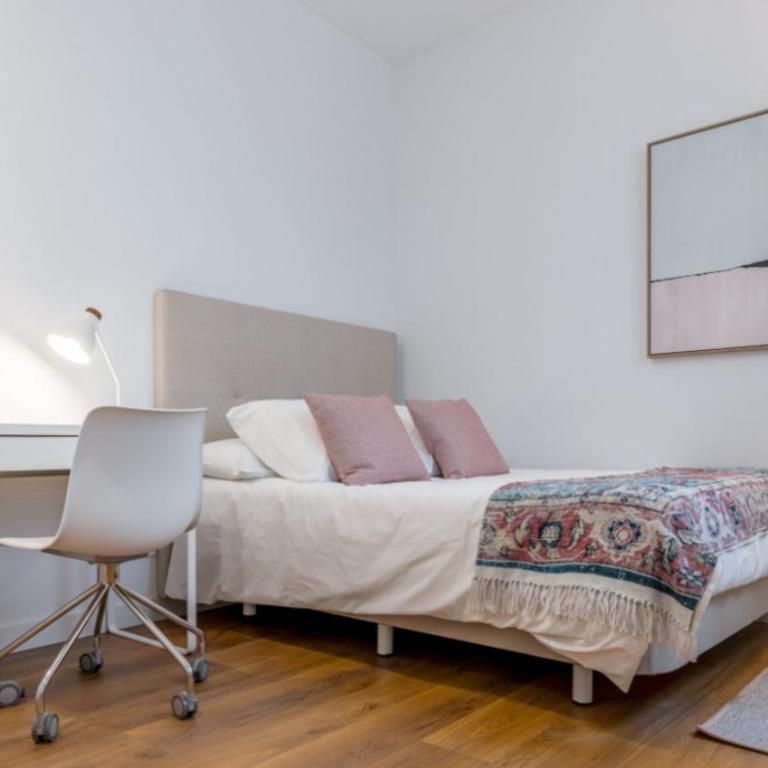 Bellas Artes en Madrid - Three-Bedroom Apartment - 12