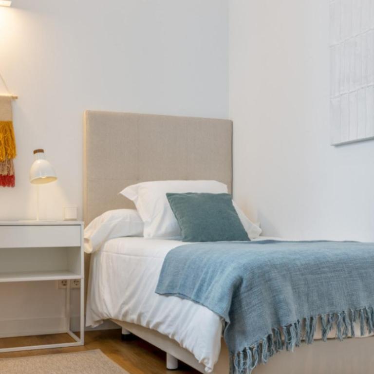 Bellas Artes en Madrid - Three-Bedroom Apartment - 14