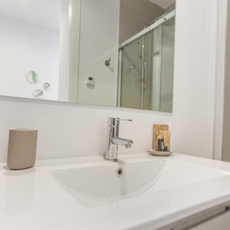 Bellas Artes en Madrid - Three-Bedroom Apartment - 16