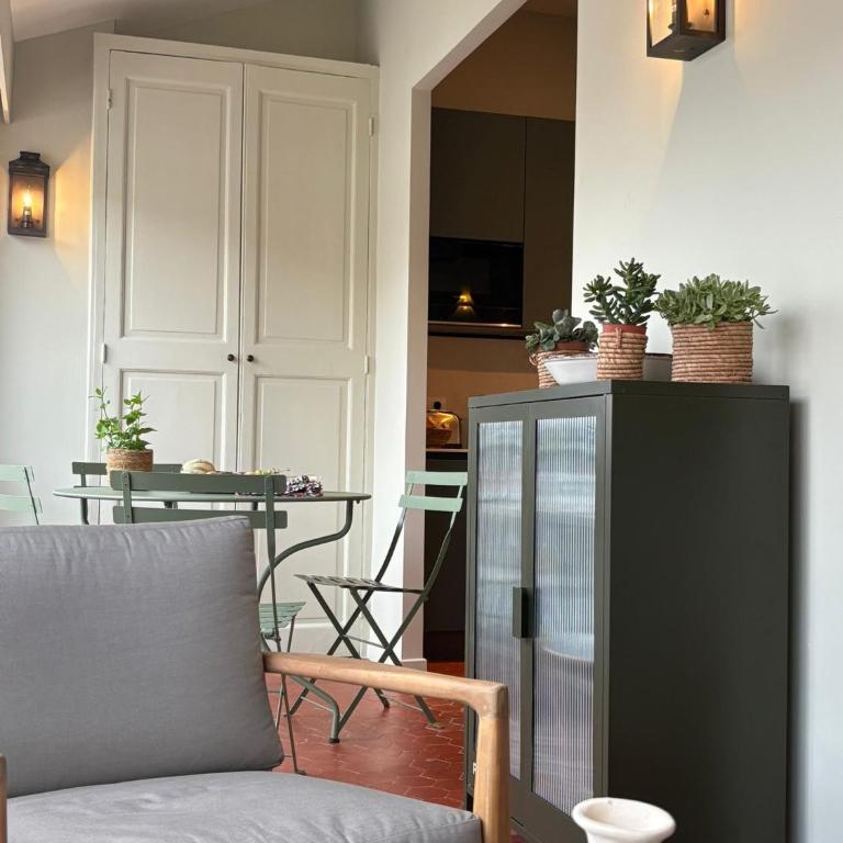 Appartement 3 pièces plein vieil antibes - Apartment mit 2 Schlafzimmern - 26