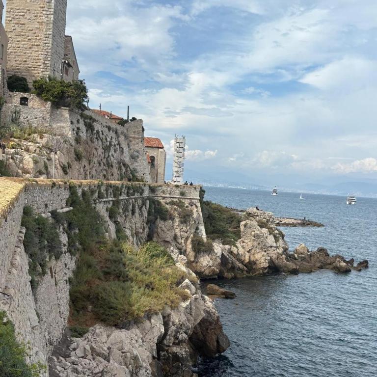 Appartement 3 pièces plein vieil antibes - Apartment mit 2 Schlafzimmern - 32