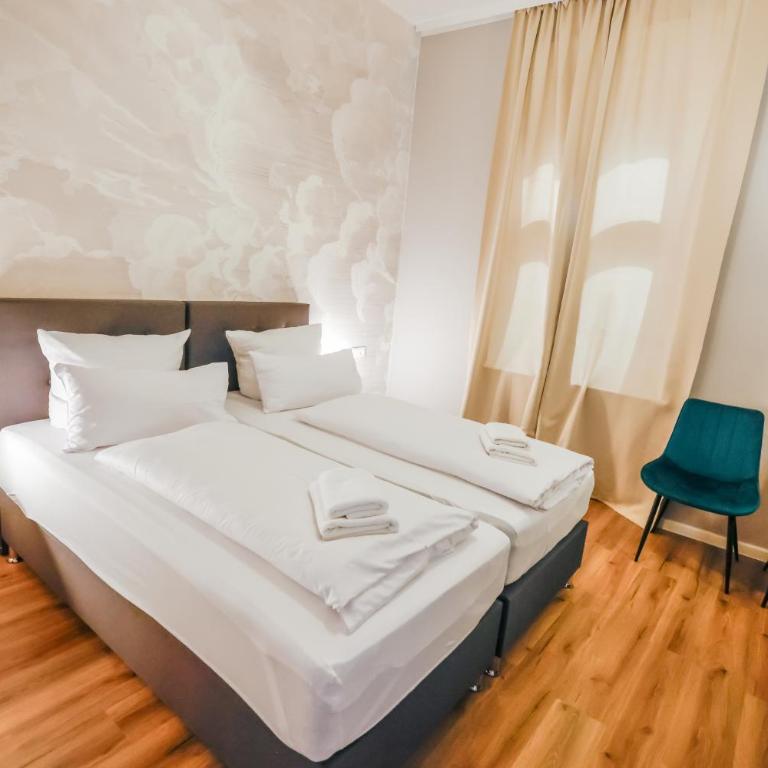 Flatista Homes - Luise - Three-Bedroom Deluxe Apartment - 29