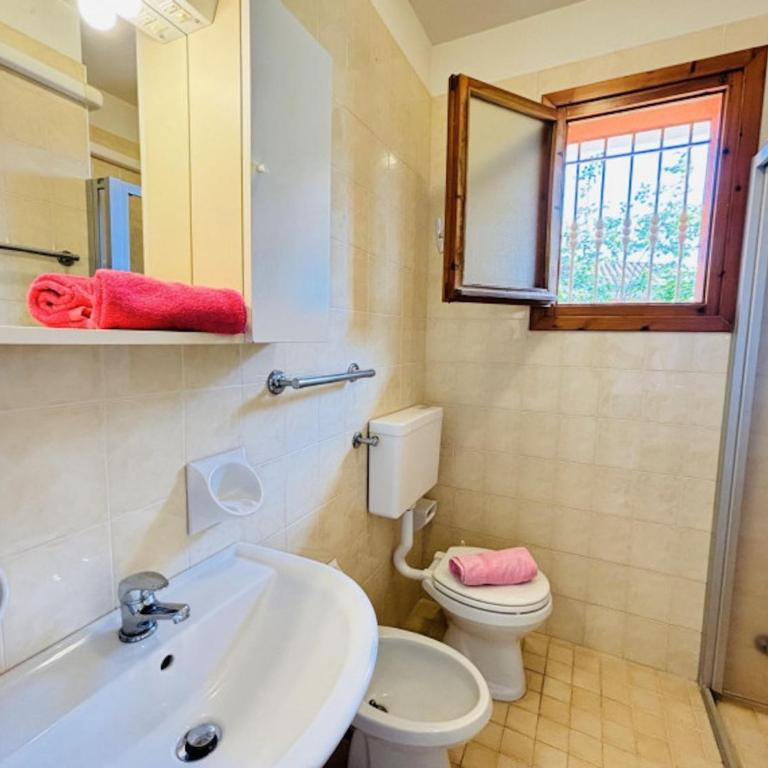 Colorful apartment with balcony-Beahost - Appartamento - 9