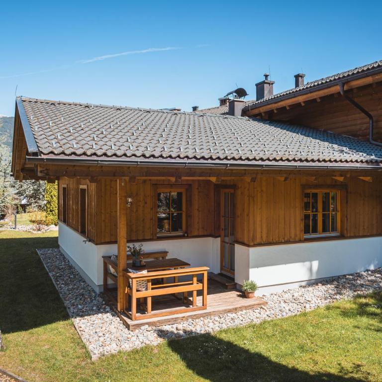 Dorfchalets - Chalet Alma inkl Tauern Spa Therme Eintritt & Sommerkarte - Ferienhaus - 1