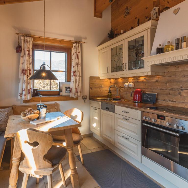 Dorfchalets - Chalet Lausi inkl Tauern Spa Therme Eintritt & Sommerkarte - Ferienhaus - 7