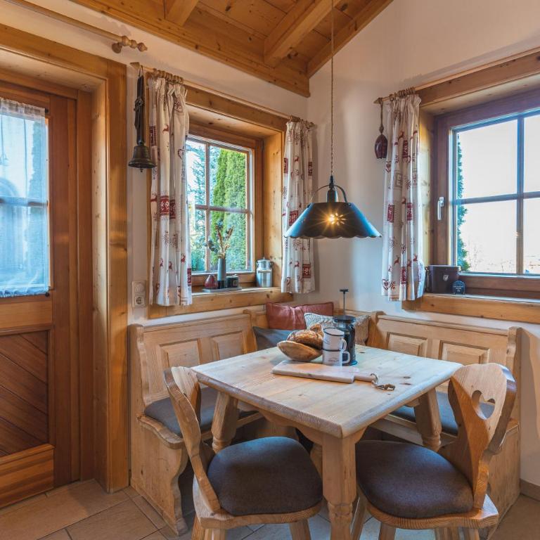 Dorfchalets - Chalet Lausi inkl Tauern Spa Therme Eintritt & Sommerkarte - Ferienhaus - 6