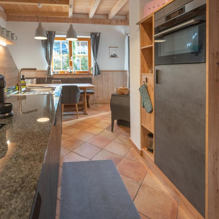 Dorfchalets - Chalet Cenzi inkl Tauern Spa Therme Eintritt & Sommerkarte - Ferienhaus - 5