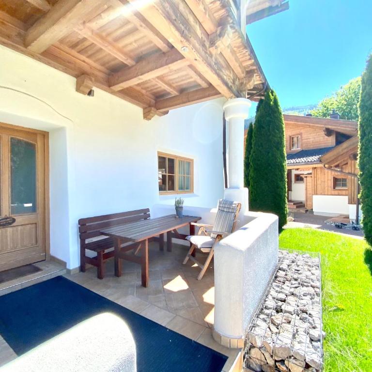 Dorfchalets - Appartement Rosi inkl Tauern Spa Therme Eintritt & Sommerkarte - Apartment - 1
