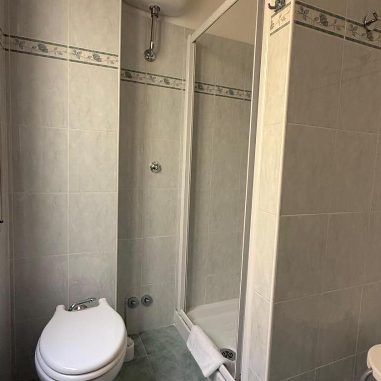 Casa Per Ferie Casa Cabrini - Chambre Quadruple avec Salle de Bains Privative - 3