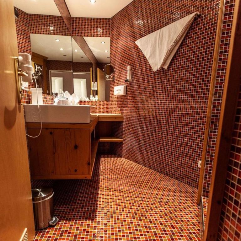 MY ALPENWELT Resort 4 Sterne Superior - Junior Suite mit Balkon - 3