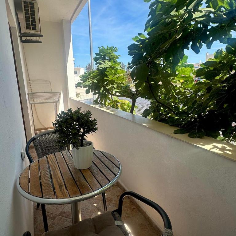 Rooms Ajllin - Dvokrevetna Soba s Pomoćnim Ležajem - 10