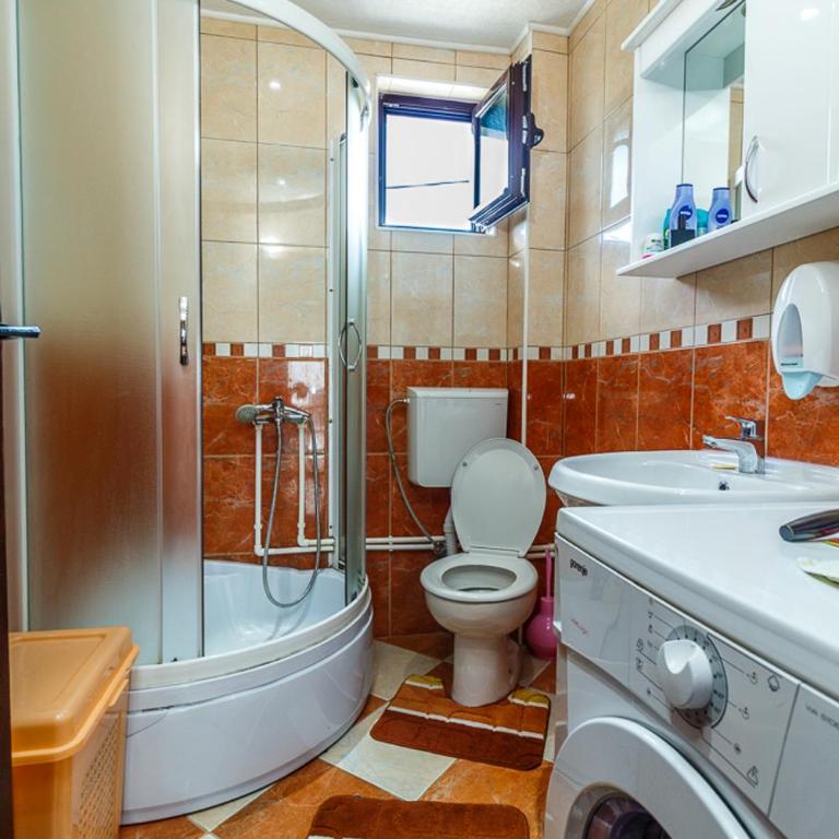 Hostel Highlander - Dvokrevetna Soba sa Bračnim Krevetom i Zajedničkim Kupatilom - 7