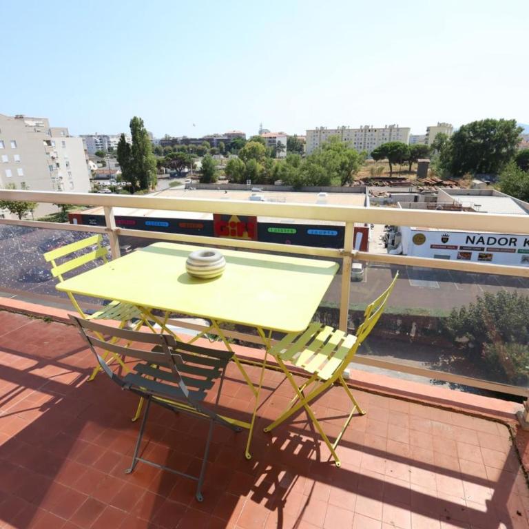 Comfortable stay near the beach and the center - Apartment - 34