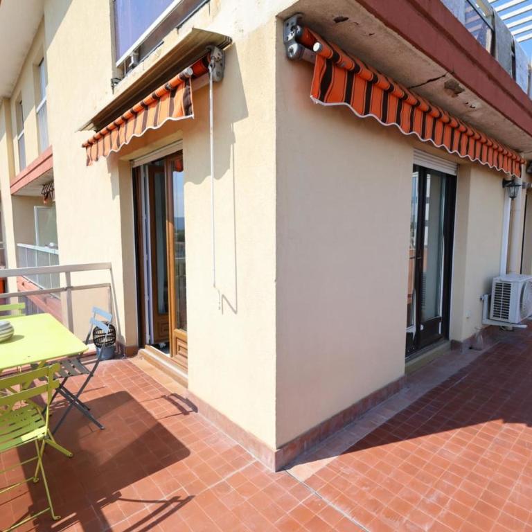 Comfortable stay near the beach and the center - Apartment - 35