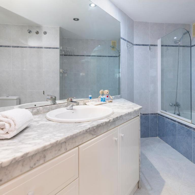 Travel Hábitat L'Umbracle - Three-Bedroom Apartment - 42