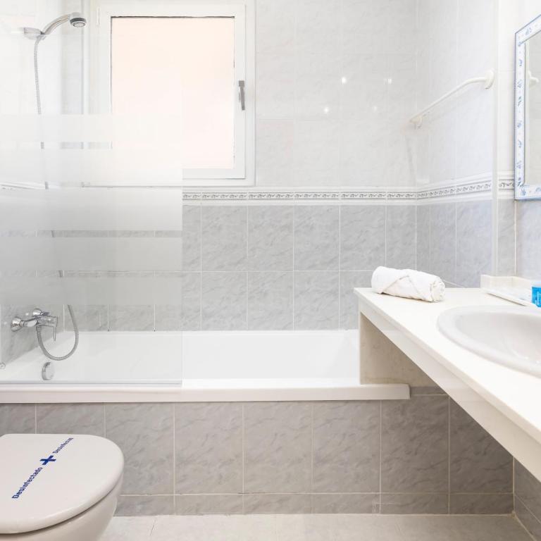 Travel Hábitat L'Umbracle - Three-Bedroom Apartment - 34