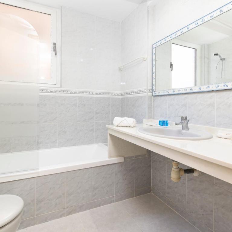 Travel Hábitat L'Umbracle - Three-Bedroom Apartment - 36