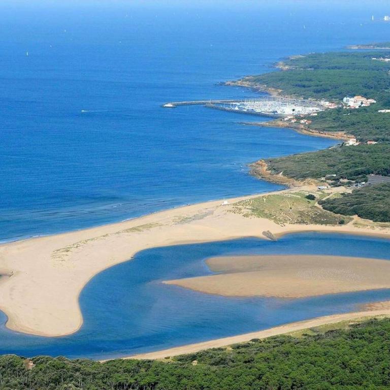 Manoir appart et terrasse dans le village vacances de Port Bourgenay, vue golf, lac et forêt, proche mer, à 300m piscine gratuite d'avril à sept, 5 pers - Apartment mit 1 Schlafzimmer - 16