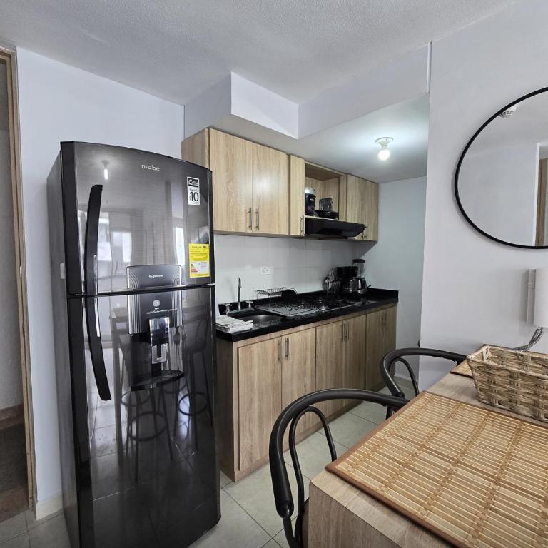 Alojamiento Familiar para 17 - A 5min del Aeropuerto - Con Piscina - By Molca Travel - Apartamento - 9