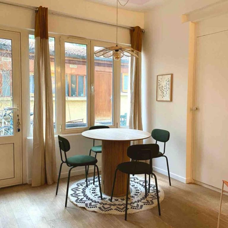 Ancien Atelier Artistique sur Cour Privée - Appartement Paisible en Rez-de-Chaussée - Appartement 2 Chambres - 1