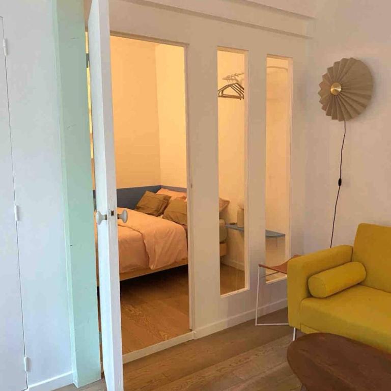 Ancien Atelier Artistique sur Cour Privée - Appartement Paisible en Rez-de-Chaussée - Appartement 2 Chambres - 10