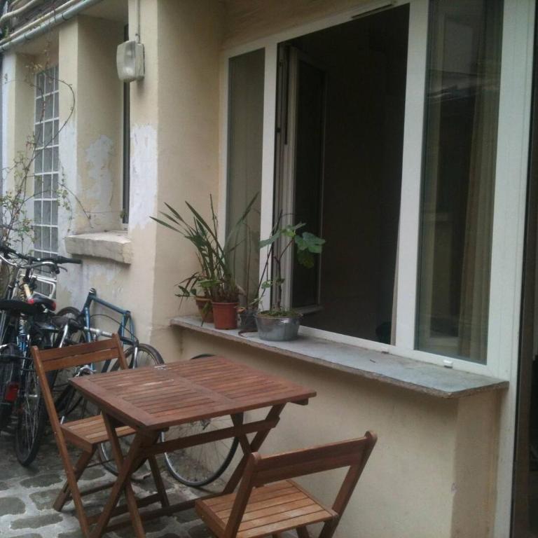 Ancien Atelier Artistique sur Cour Privée - Appartement Paisible en Rez-de-Chaussée - Appartement 2 Chambres - 15