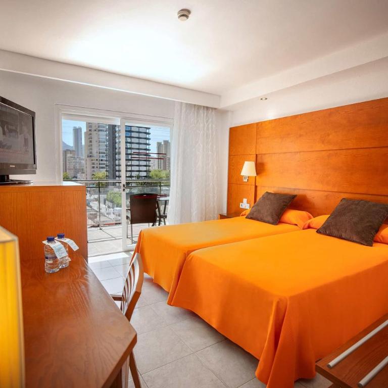 Hotel Servigroup Diplomatic 4 Sup - Habitación Doble con vistas a la piscina (3 adultos) - 1 o 2 camas - 1