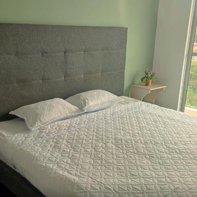 Alojamiento Familiar para 19 - A 5min del Aeropuerto-Parque del Café - Con Piscina - By Molca Travel - Apartamento - 9