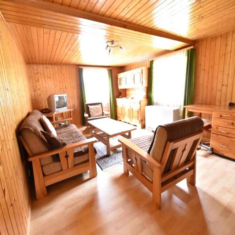 Cozy Stay near Aletsch - Two-Bedroom Holiday Home - 2