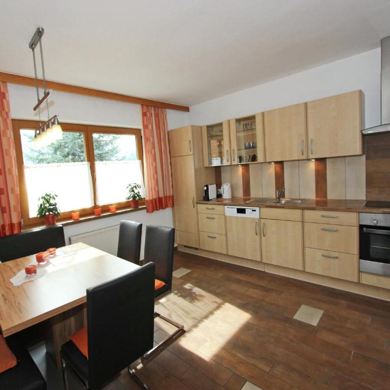 Apartment in Stumm near Ski Slopes - Apartment mit 3 Schlafzimmern - 5