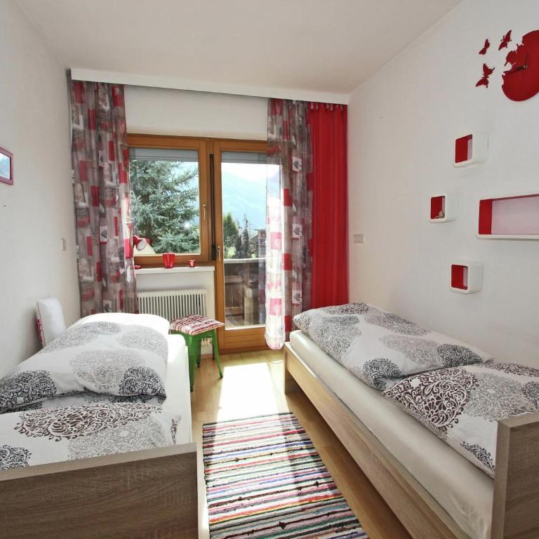 Apartment in Stumm near Ski Slopes - Apartment mit 3 Schlafzimmern - 4