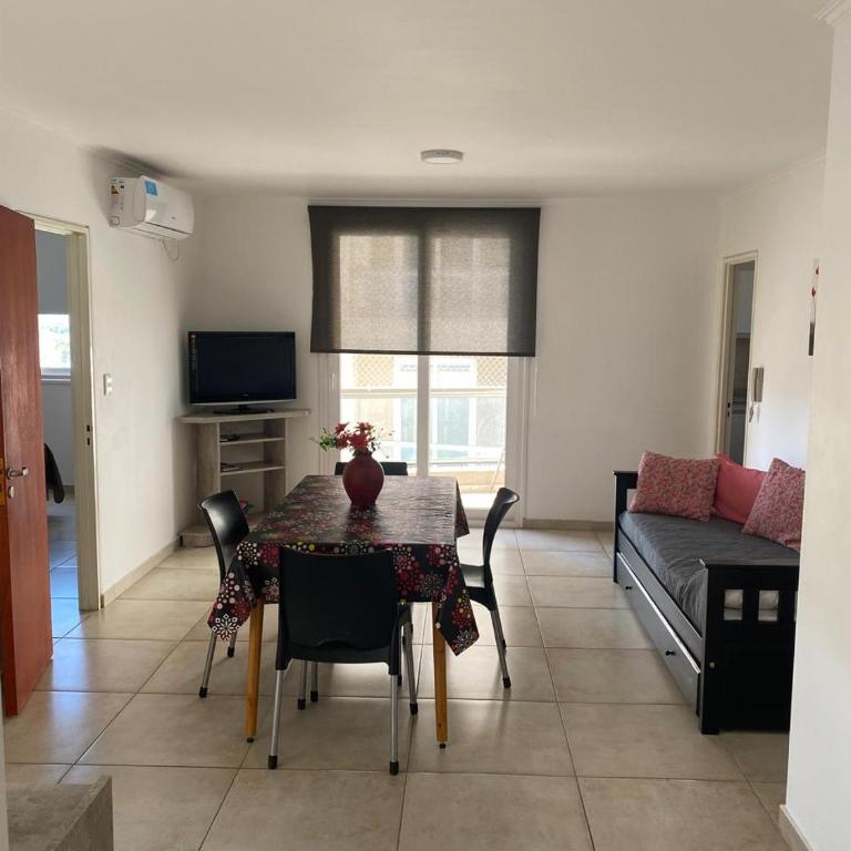 Dpto con vista a la plaza - Con Piscina y Gym en pleno centro - Apartamento de 1 dormitorio - 4